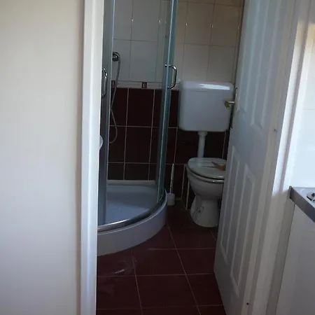 Porkolab Apartmanhaz * 根尼斯迪亚斯