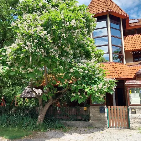 شقة Porkolab Apartmanhaz *