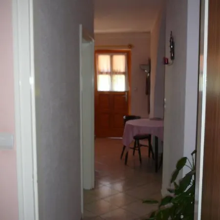 Porkolab Apartmanhaz * Gyenesdiás