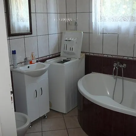 公寓 Porkolab Apartmanhaz 根尼斯迪亚斯